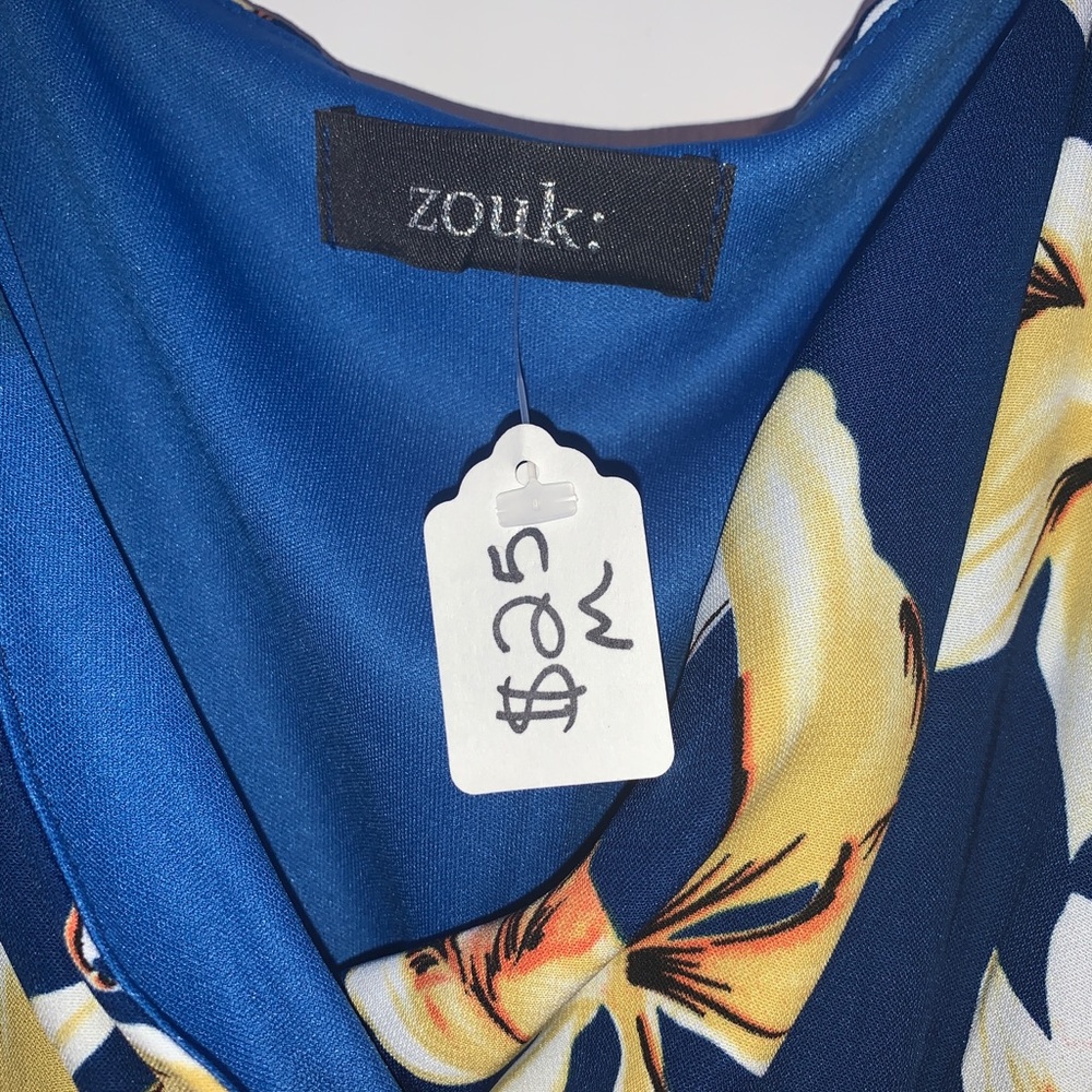 Dress - Picture 3 of 4